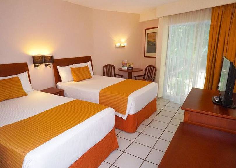 Standard two-bed Viva Villahermosa Hotel